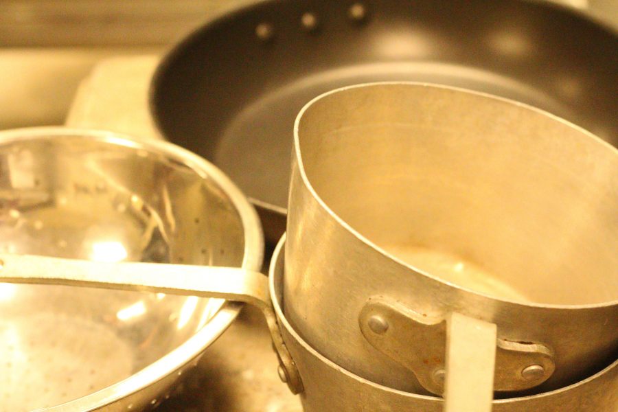 Pots and pans, used for the dinner of Thanksgiving.